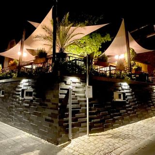 Villa's Wine & Dine - 5