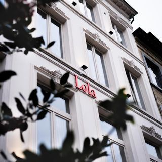 Lola - 1