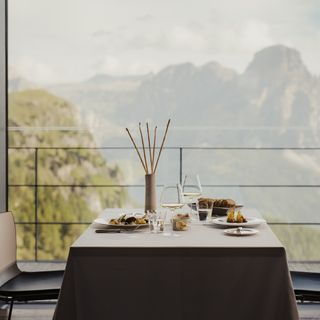 KELINA Fine Dine - 6