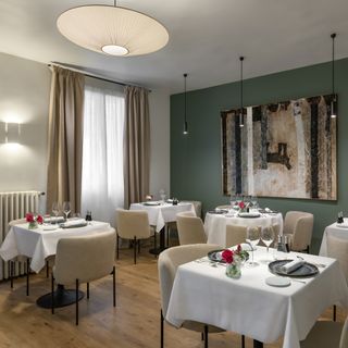 Restaurant F - 10