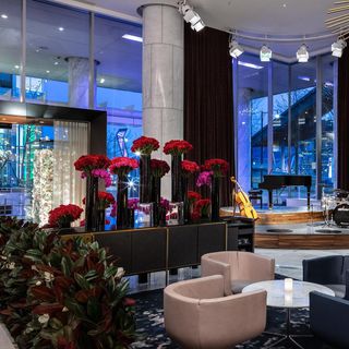The Lobby Lounge & RawBar - 2