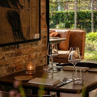 Bistro LOF - 2