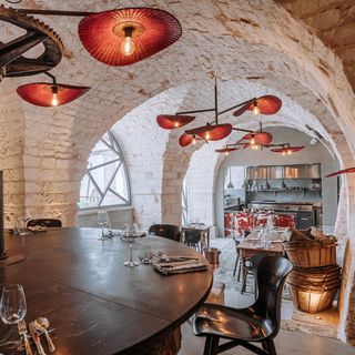 Restaurant 700 - 0