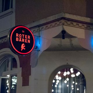 Roter Bären - 2