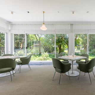 Restaurant 12 - 1