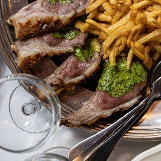 Clos d'Astorg - Paris - 2
