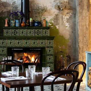 Lore Bistroo - 1