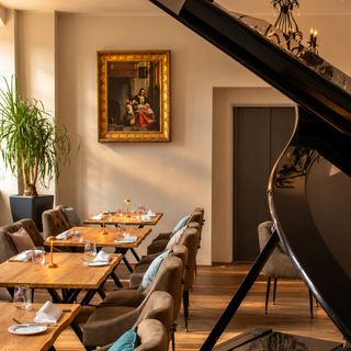 Jerôme's - 8