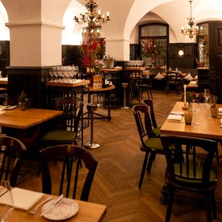 Weinhaus Neuner - 1
