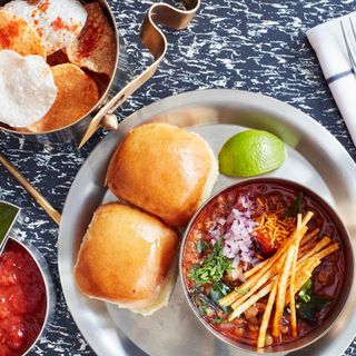 Bombay Bustle - 4
