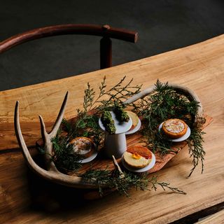 Uberto Restaurant - 1