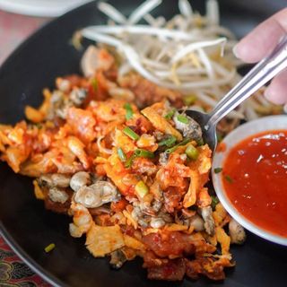 Meesapam Khun Yai Chian - 2