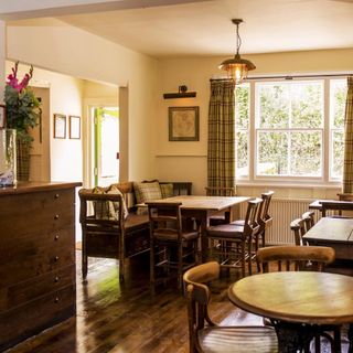 Alford Arms - 1