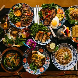 Ly Ly Vietnam Cookhouse - 8