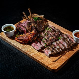 Hunters Room & Grill - 4