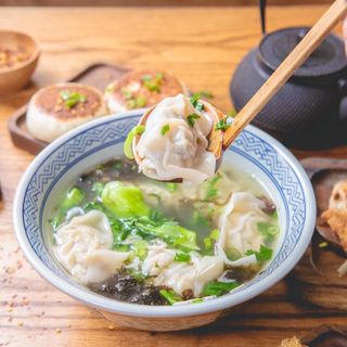 Kung Fu Little Steamed Buns Ramen - 2