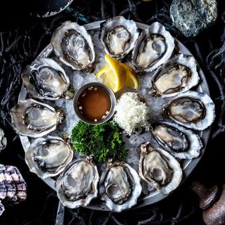 Fanny Bay Oyster Bar - 19