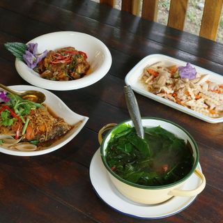 Kub Khao Mae - 1