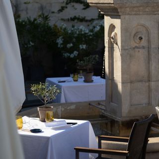 Le Café de la Fontaine - 1