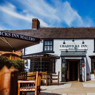 Chadwicks Inn - 10