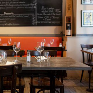 L'Accolade - Paris - 3