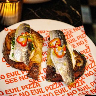 See No Evil Pizza - 6