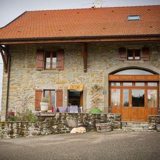 Le Bonheur dans Le Pré - 1
