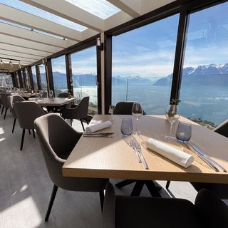 Le Deck Restaurant - 1