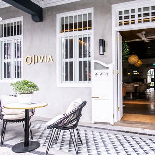 Olivia - 2