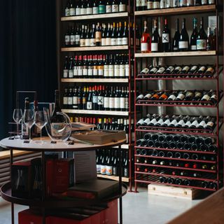 WIN wine bar & shop - 1
