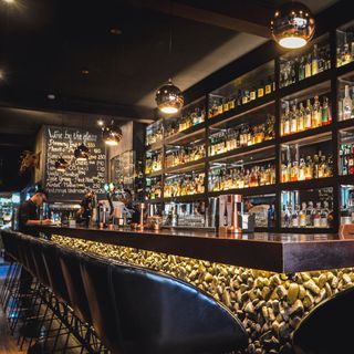Stoker (Saigon) - 4