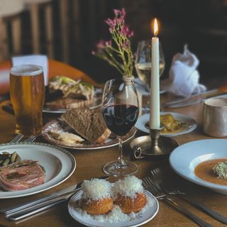 Greyhound Inn - 3