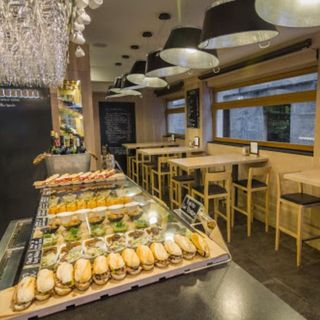 Umm No Solo Tapas - 1