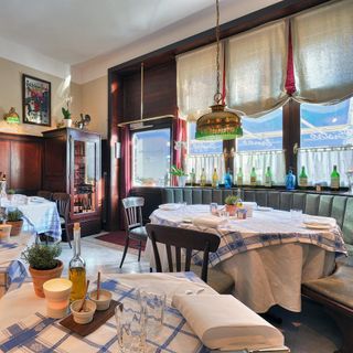 Erno's Bistro - 3