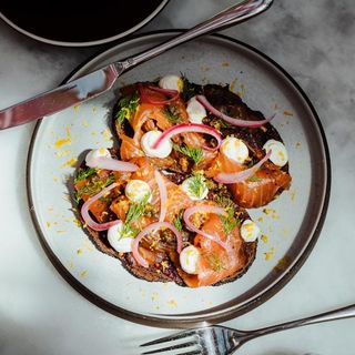 Residents Cafe & Bar - 7