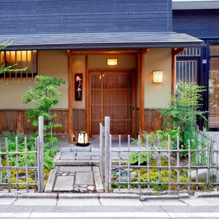 NARA NIKON - 1