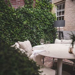 Amí Bistro - 1