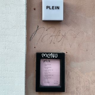 plein - 1