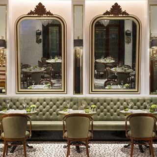 The Ritz-Carlton Café - 3