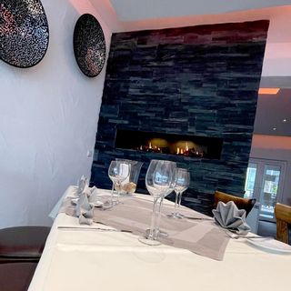 Villa's Wine & Dine - 1