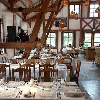 Wirtshaus zum Herrmannsdorfer Schweinsbräu - 3