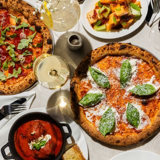 Murray's Pizza & Wine - 0
