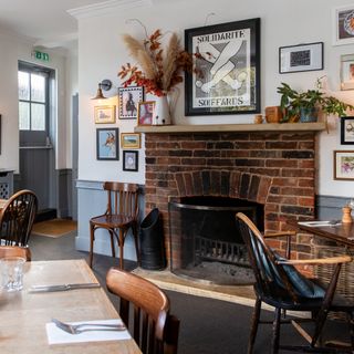 Fox & Hounds - 3