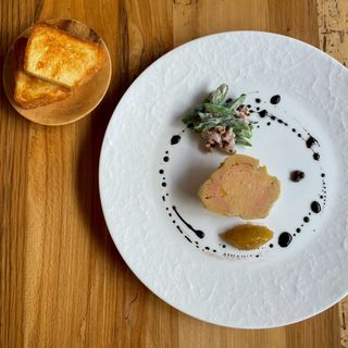 UNE PINCÉE - 4