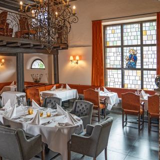 Historisches Gasthaus Sanct Peter Restaurant Weinkirche - 4