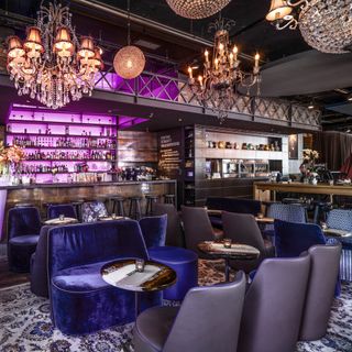 LOFT FIVE - 9