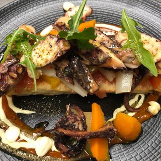 83 Restaurant - 3