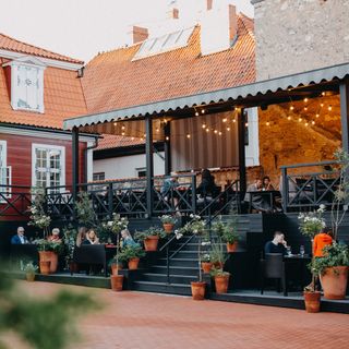 H.E. Vanadziņš - 6