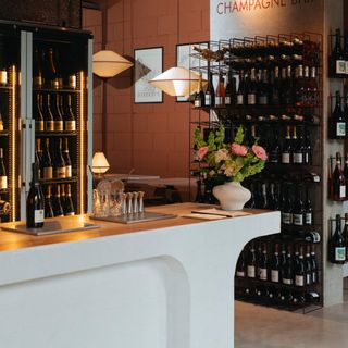 WIN wine bar & shop - 2