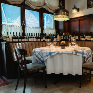 Erno's Bistro - 6